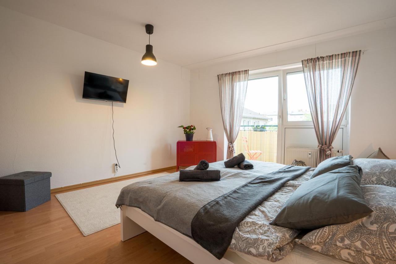 Grosse Louise In Der Neustadt Fuer Familien & Kinder Dresden Buitenkant foto